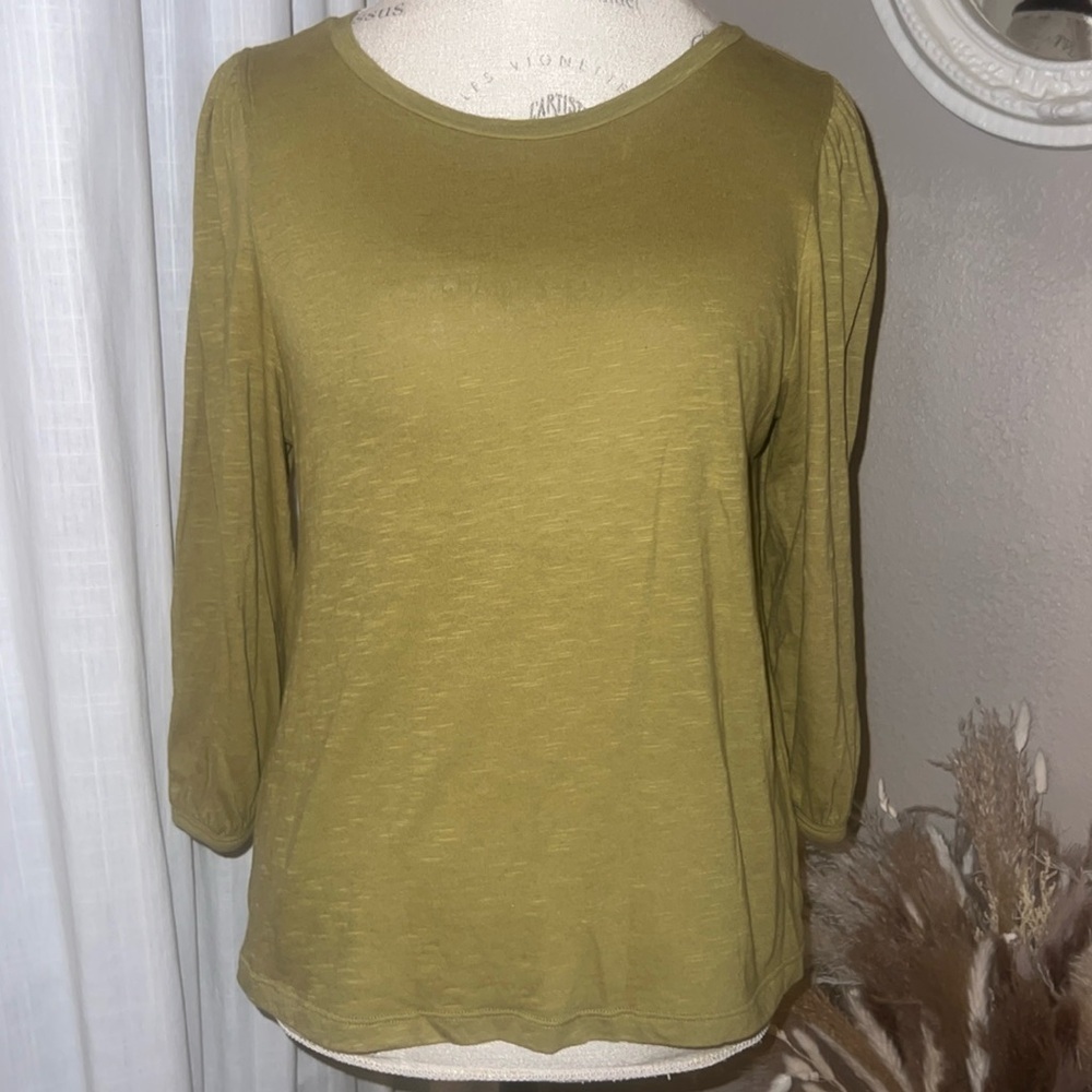 a.n.a. A New Approach olive army green women’s shirt Small top - Picture 1 of 6